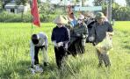 Nông dân xã Nghĩa Đàn ra quân thu gom bao bì thuốc BVTV